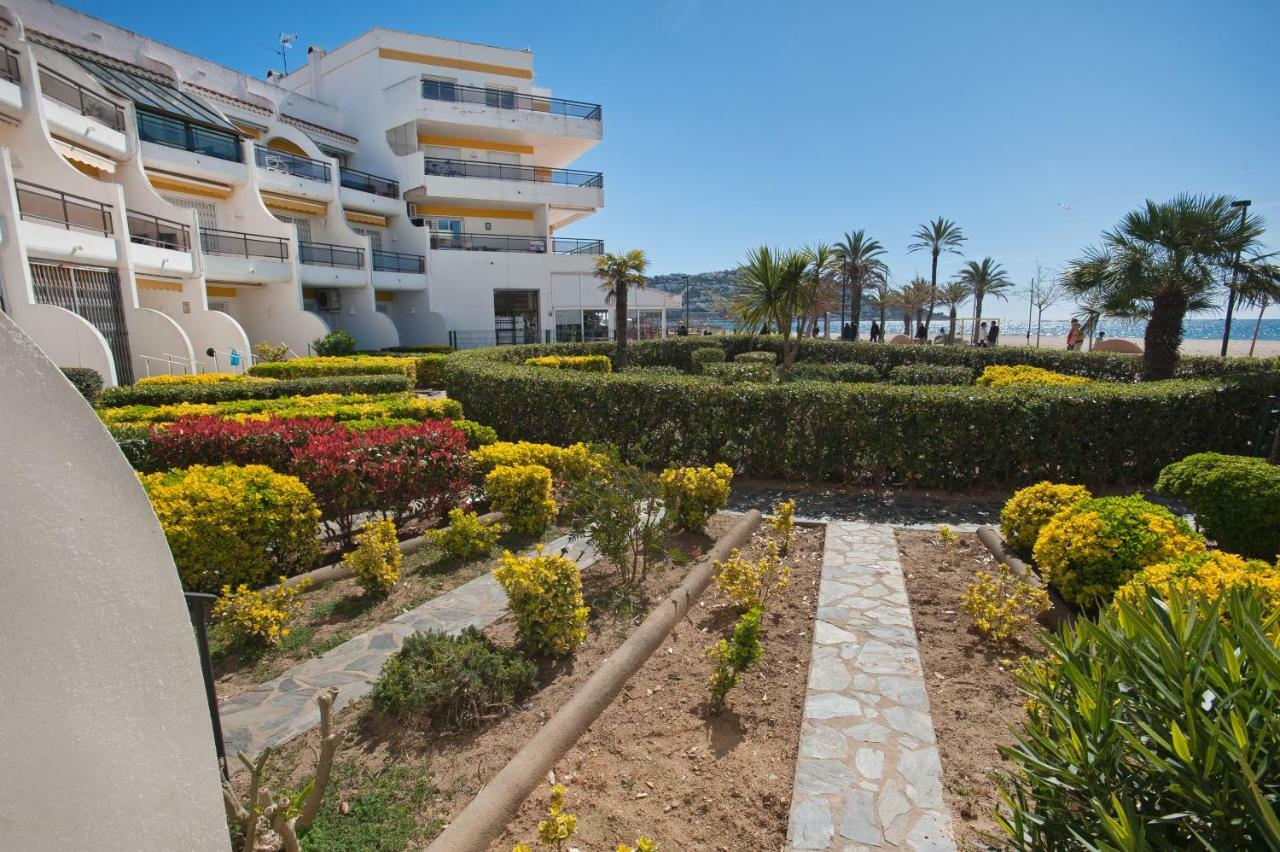 Apartamento A Pie De Playa, Climatizado Y Parking Roses Kültér fotó