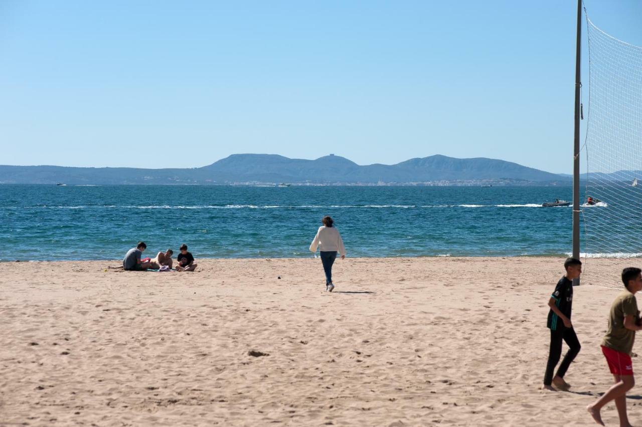 Apartamento A Pie De Playa, Climatizado Y Parking Roses Kültér fotó