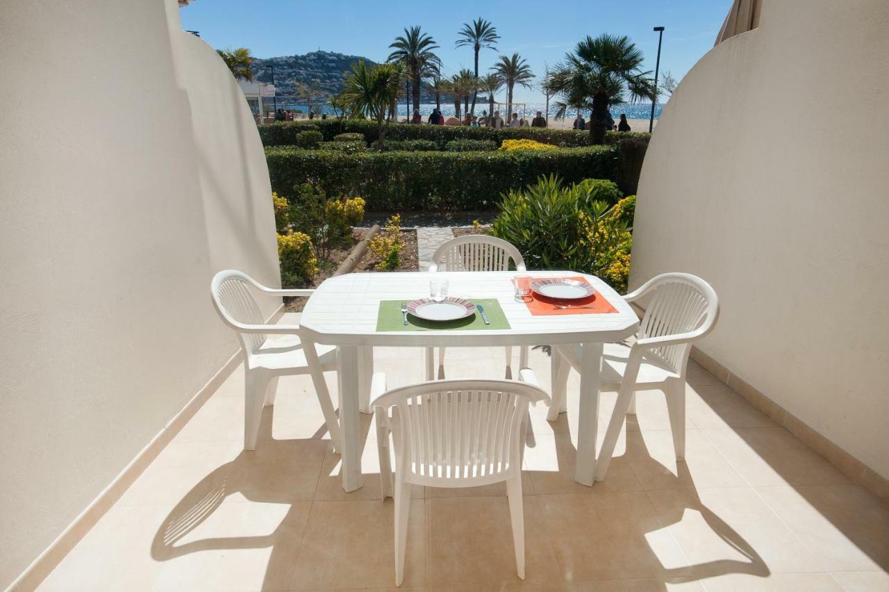 Apartamento A Pie De Playa, Climatizado Y Parking Roses Kültér fotó